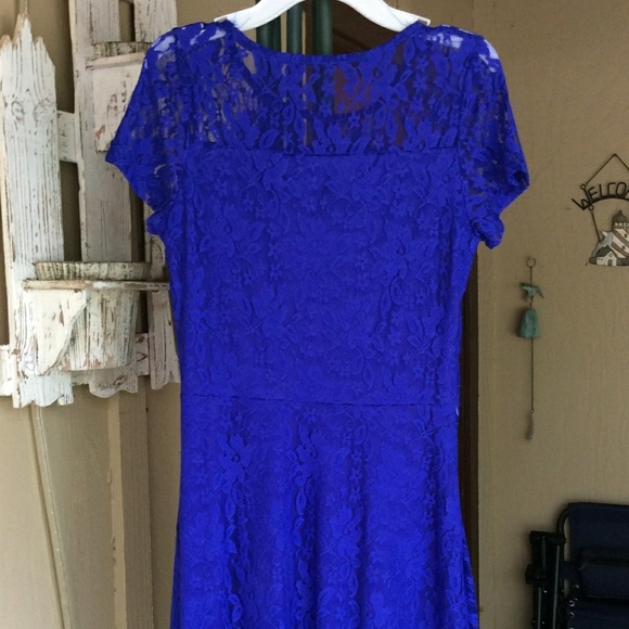 Dress - Picture 3 of 3